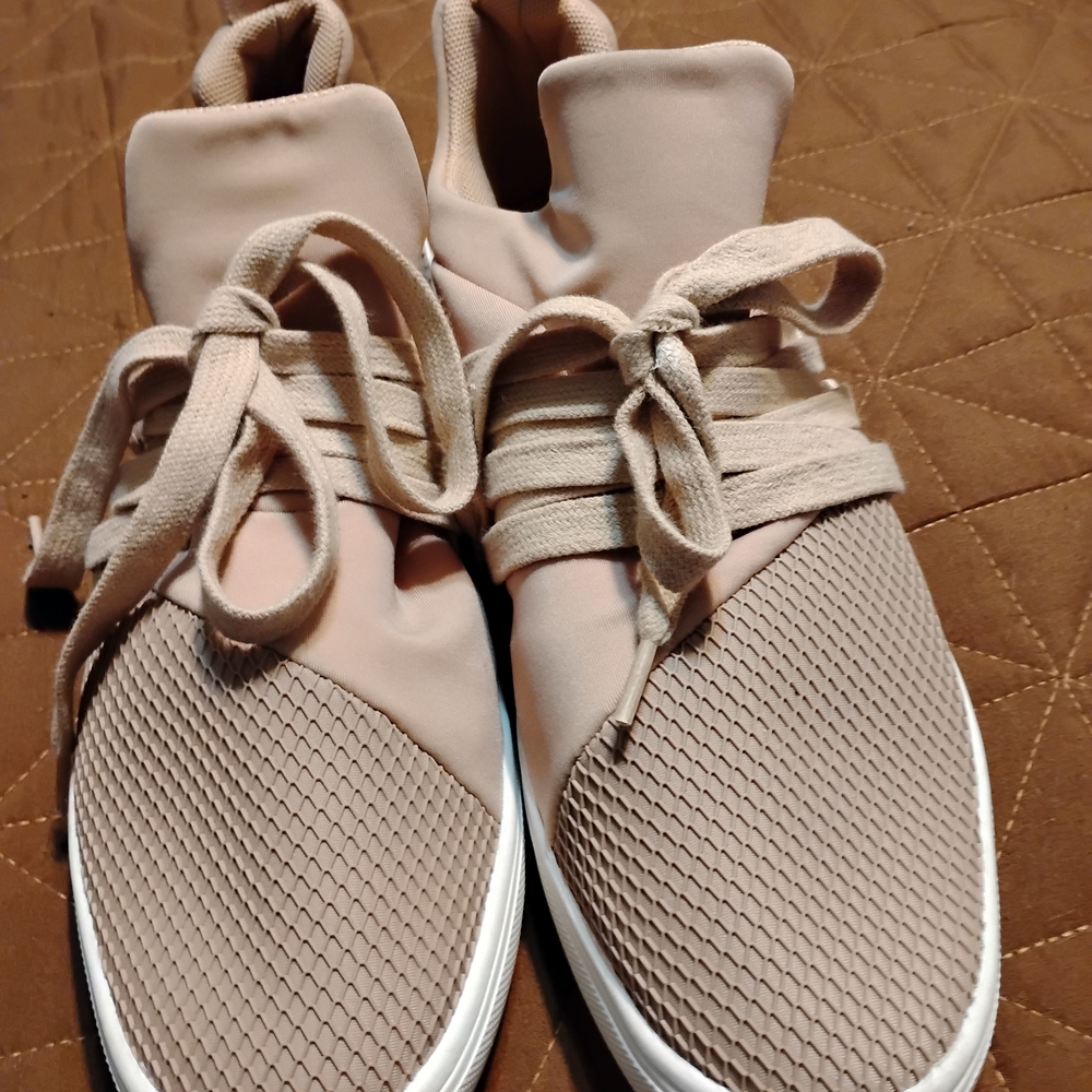 Steve Madden Women's Sneakers in Taupe